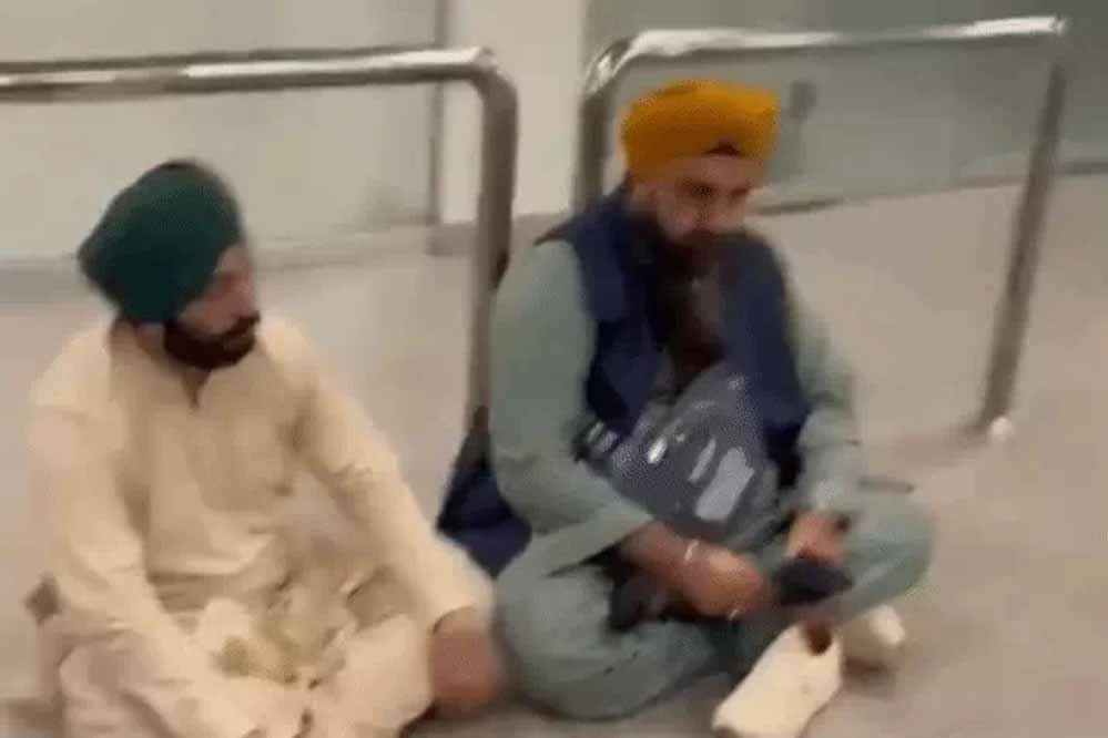 भारत आने वाले 104 सिख श्रद्धालुओं की मुश्किल बढ़ी, पाकिस्तान एयरपोर्ट पर रोका; NOC को लेकर अटके यात्री