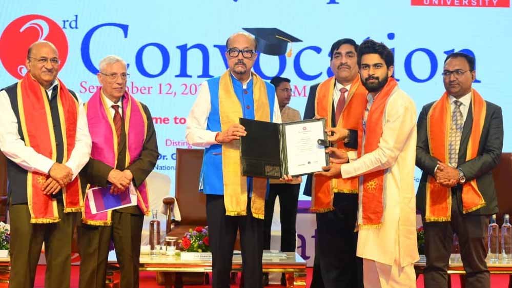 ‘डिजिटल एडिक्शन सबसे खतरनाक नशा’, ICFAI विश्वविद्यालय के दीक्षांत समारोह में राज्यपाल डेका ने किया आगाह