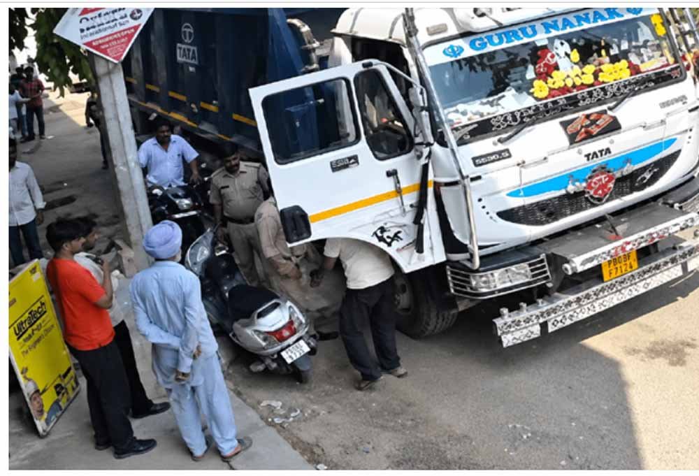 ‘विधायक की गाड़ी पीछे से आ रही थी, पता नहीं चला’, ट्रक ड्राइवर ने AAP विधायक पर लगाए पिटाई के आरोप