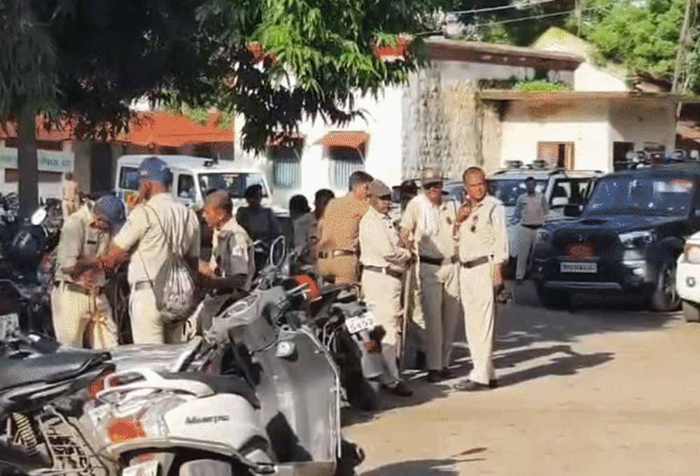 धार में वराह मार्च पर प्रशासन की रोक, चप्पे-चप्पे पर पुलिस और ड्रोन से निगरानी; समिति अड़ी