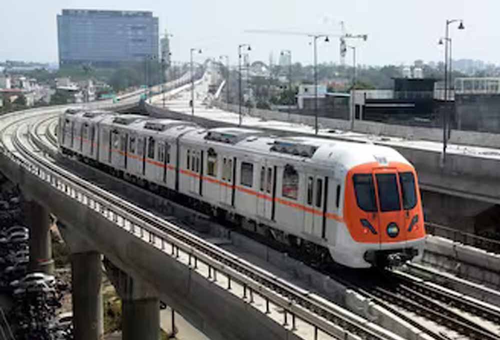 भोपाल मेट्रो पर यात्रियों की कमी का असर, 15 सितंबर से 21 फेरे कम; खर्च घटाने की कवायद