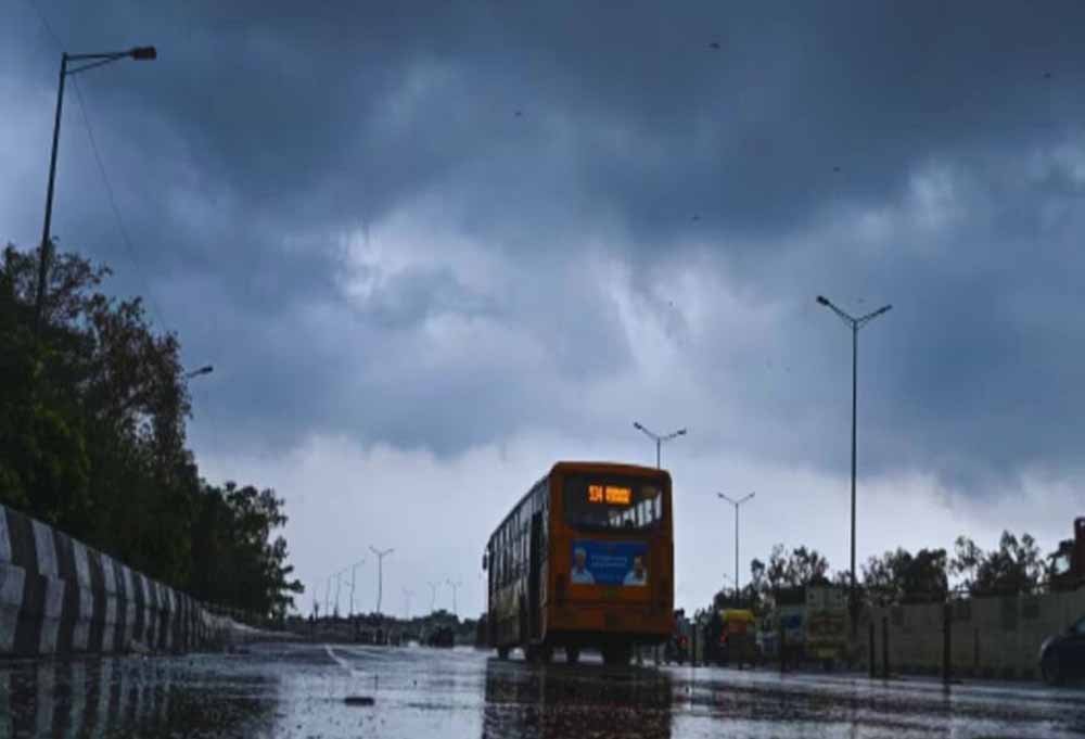 एक साथ तीन मौसमी सिस्टम एक्टिव, छत्तीसगढ़ में बारिश का दौर जारी; रायपुर में 33°C तक चढ़ेगा पारा