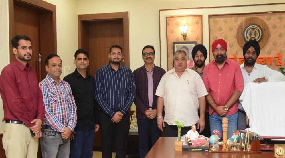 छत्तीसगढ़ पर्यटन को लेकर प्रतिनिधिमंडल की मंत्री राजेश अग्रवाल से मुलाकात