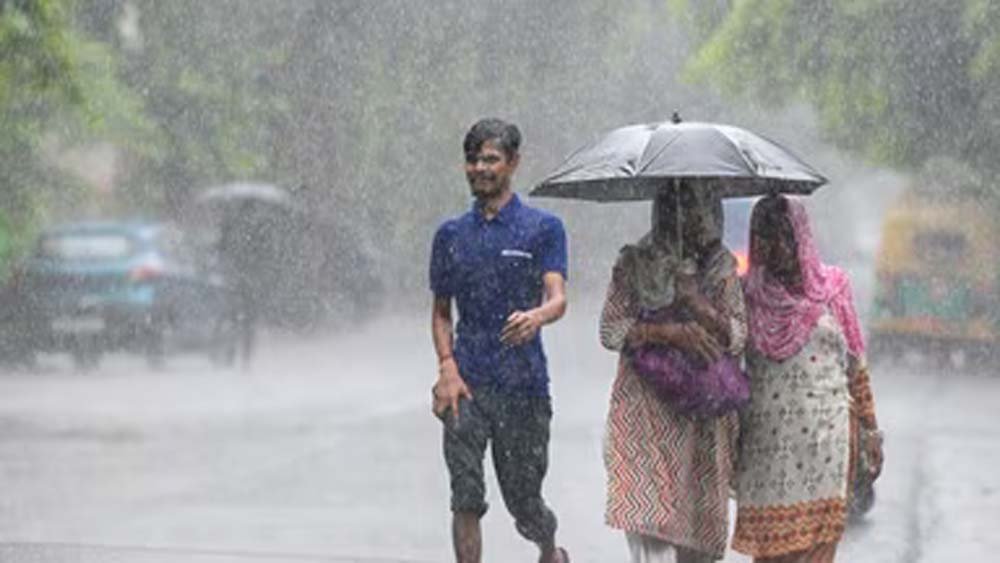 यूपी में बारिश से राहत के साथ आफत भी, कई जिलों में जलभराव; 1-2 सितंबर को भारी बारिश का अलर्ट