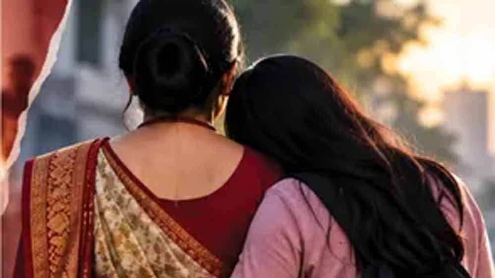 प्यार के लिए घर छोड़ा, तीन बच्चों की मां युवती के साथ हुई फरार; कानपुर में चर्चा