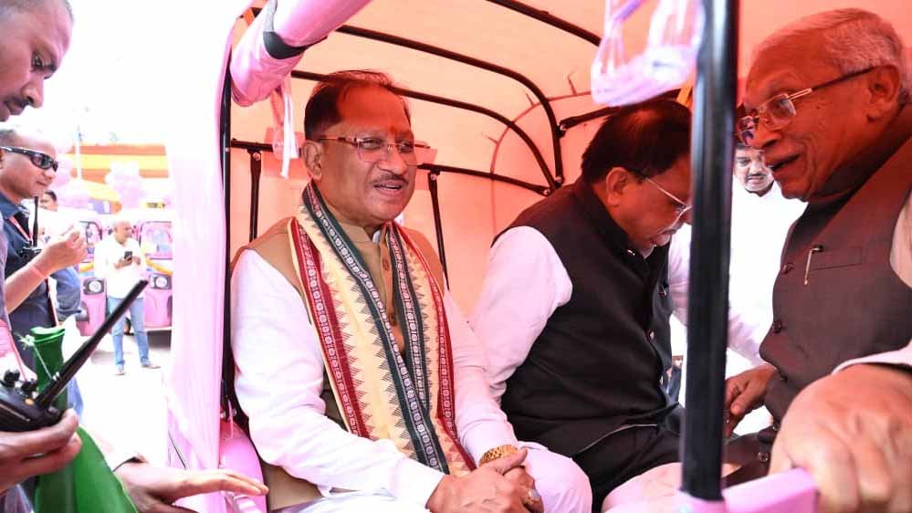 असंगठित क्षेत्र के रिक्शा चालकों को ई-रिक्शा खरीदी के लिए अब 50 हजार के स्थान पर एक लाख रुपए की मिलेगी सहायतामुख्यमंत्री
