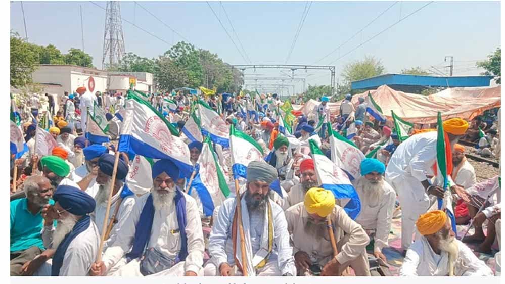 पंजाब में आज रेल रोको की तैयारी, 12 बजे तक सरकार के फैसले का इंतजार
