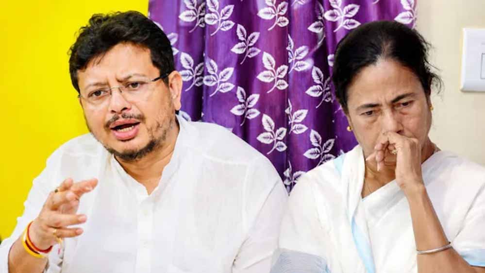 TMC के ‘जोड़ाफूल’ पर रोक, ममता गुट को ‘फुटबॉल खिलाड़ी’ और दूसरे गुट को मिला ‘लिफाफा’ सिंबल