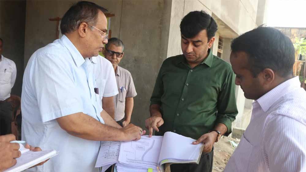 कलेक्टर का बड़ा निर्देश, छात्रावासों में खेल मैदान करें विकसित और गुणवत्ता से न हो समझौता