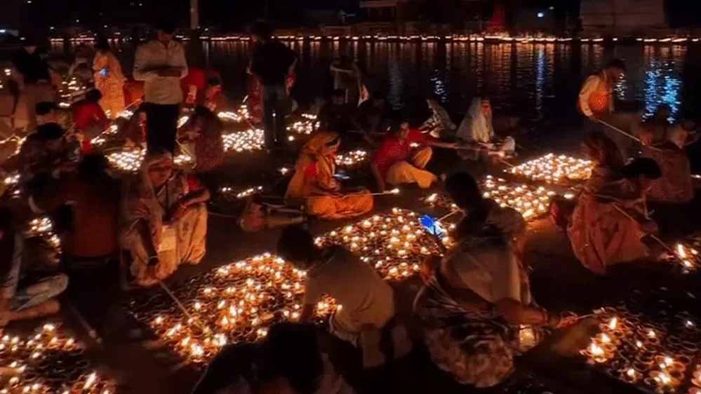 अयोध्या का रिकॉर्ड टूटा, उज्जैन ने 33 लाख से ज्यादा दीप जलाकर रचा नया इतिहास