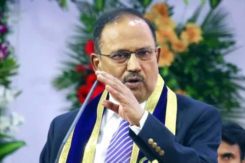 IIT रुड़की में अजित डोभाल का बड़ा बयान, भारत की GDP को लेकर बताया 20 साल का अनुमान
