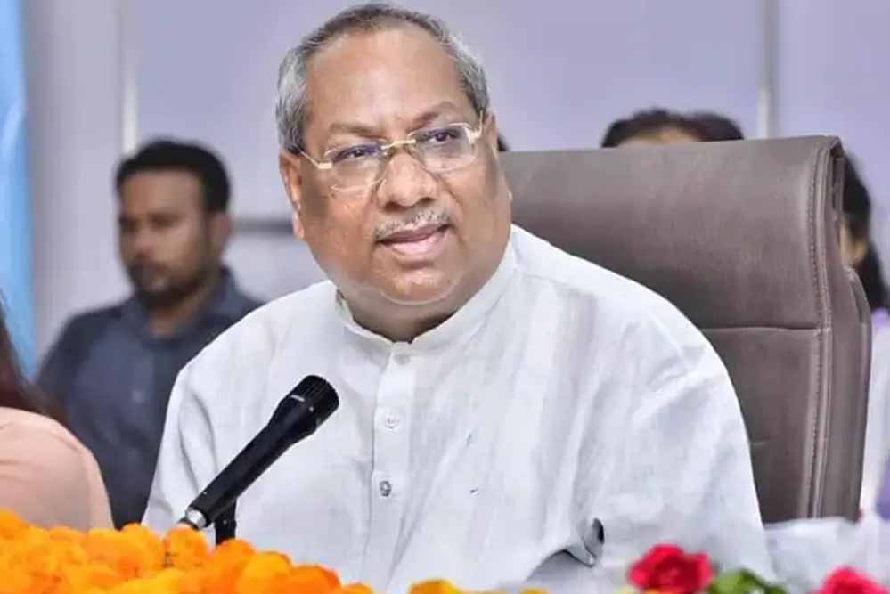 ‘कार्यकर्ता धूप में दरी बिछाएं, नेता एसी में हाथ हिलाएं’… संजय निषाद ने सपा को घेरा