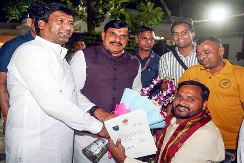 तीसरी बार इंग्लिश चैनल पार करने का लक्ष्य, CM डॉ. यादव से लोहिया ने की सौजन्य भेंट