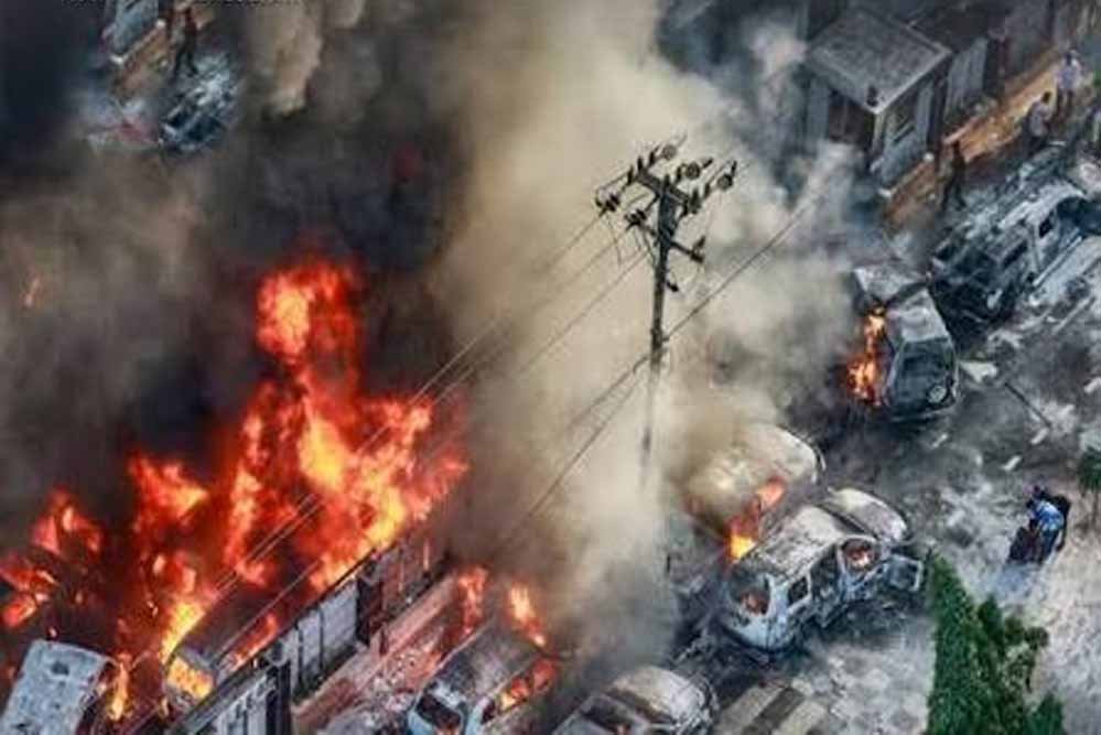 7 धमाकों के बाद दहला बांग्लादेश, 200 जगहों पर देसी बमों से बढ़ी चिंता