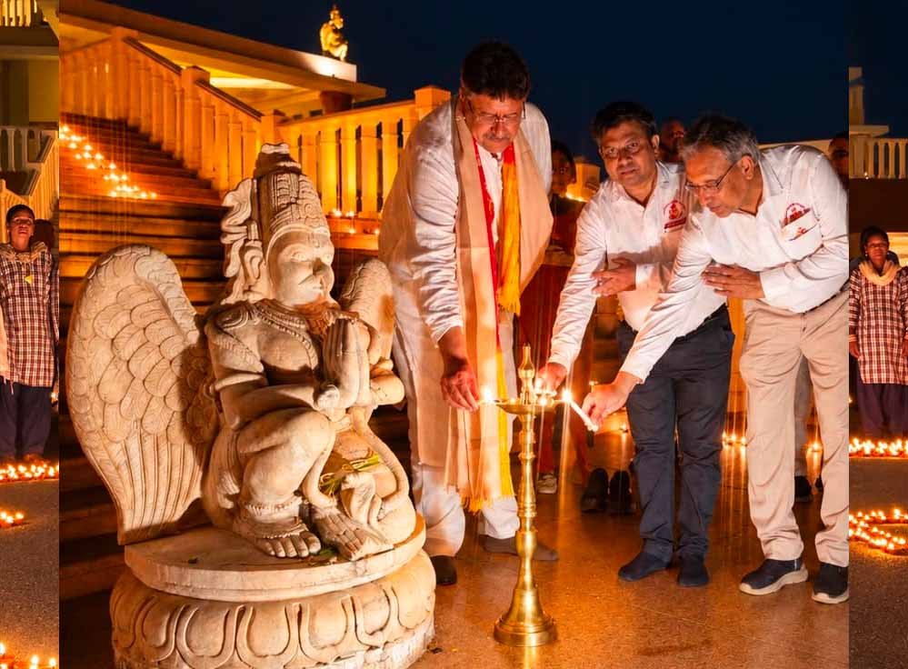 ‘आशीर्वाद का दीया’ कार्यक्रम में बच्चों और परिजनों ने PM मोदी के लिए मांगी लंबी उम्र