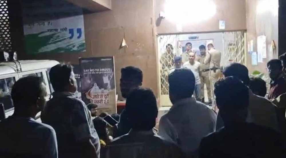 भोपाल में आधी रात थाने में हंगामा, वकील से मारपीट पर 3 पुलिसकर्मी निलंबित