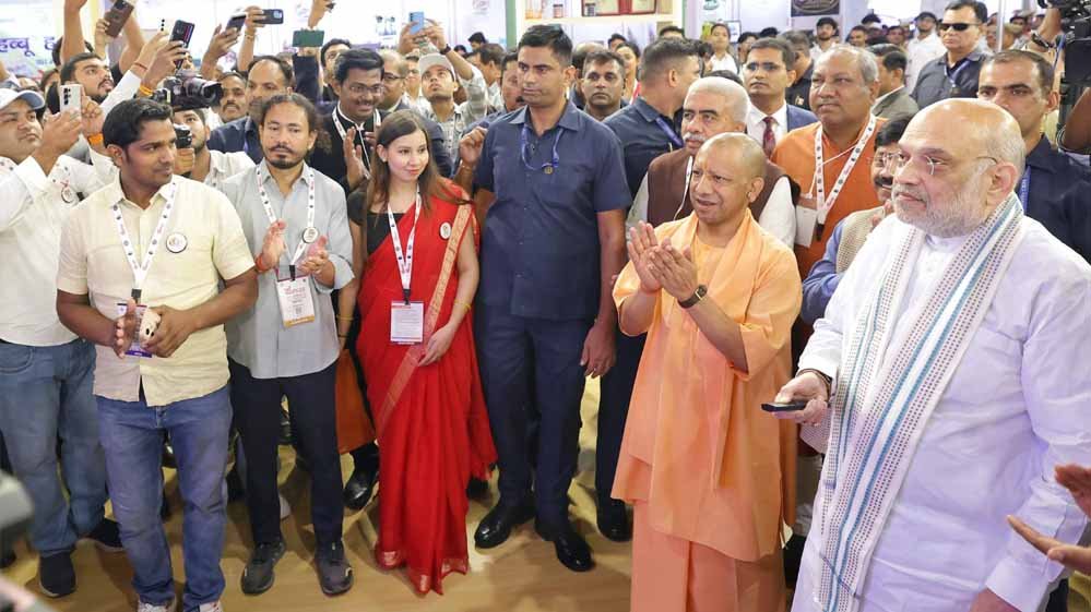 अमित शाह बोले- सपा-बसपा के शासन में कट्टा-बम बनाने की इंडस्ट्री लगती थी, आज यूपी में बन रहे रक्षा उत्पाद