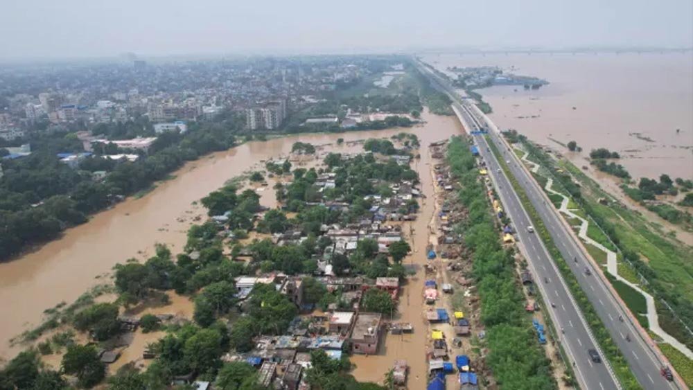 पटना में बाढ़ का विकराल रूप, गंगा रिकॉर्ड स्तर के पार और पुनपुन भी खतरे के करीब