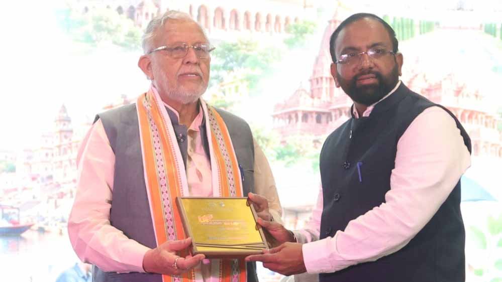 वित्त मंत्री की बीमा एजेंटों से अपील- पॉलिसी की शर्तों और क्लेम की प्रक्रिया की पूरी जानकारी लोगों तक पहुंचाएं