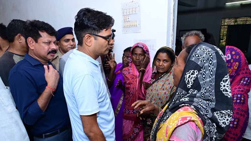 मुश्किल वक्त में जनता के साथ खड़े ओपी चौधरी, बाढ़ प्रभावित इलाकों का किया दौरा