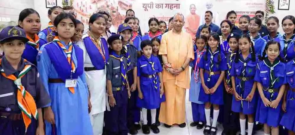 बेटियों के हुनर को बढ़ावा, योगी सरकार के प्रयासों से सपनों को मिल रही नई उड़ान