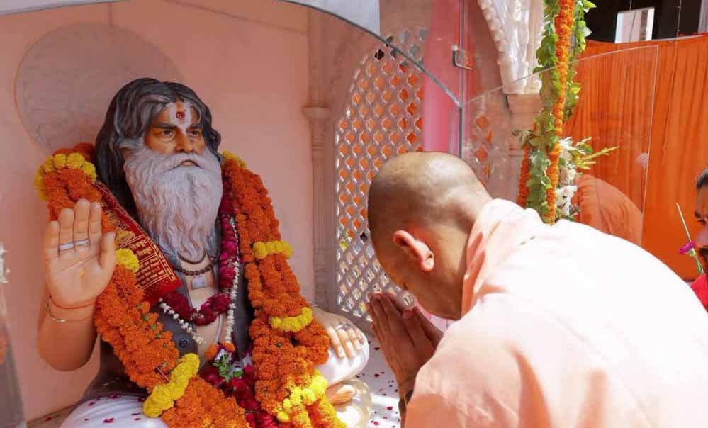 जिसका गुणगान करें, उसके अनुरूप बनने का प्रयास भी करें, स्थिरता ही जीवन में सिद्धि का सबसे बड़ा मंत्र: मुख्यमंत्री