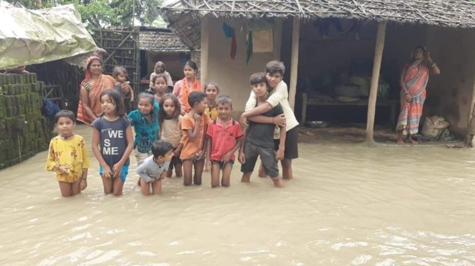 बिहार में बाढ़ का कहर, कई गांवों में घुसा पानी; NDRF-SDRF अलर्ट, 17 जिलों में निगरानी