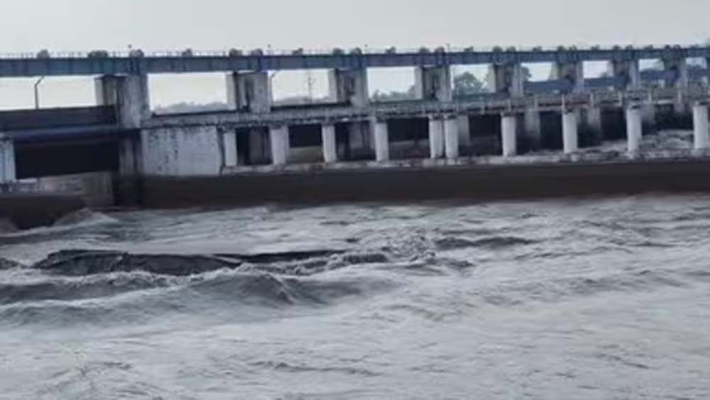 नेपाल की बारिश से बढ़ी यूपी की चिंता, नदियों का जलस्तर तेजी से बढ़ा