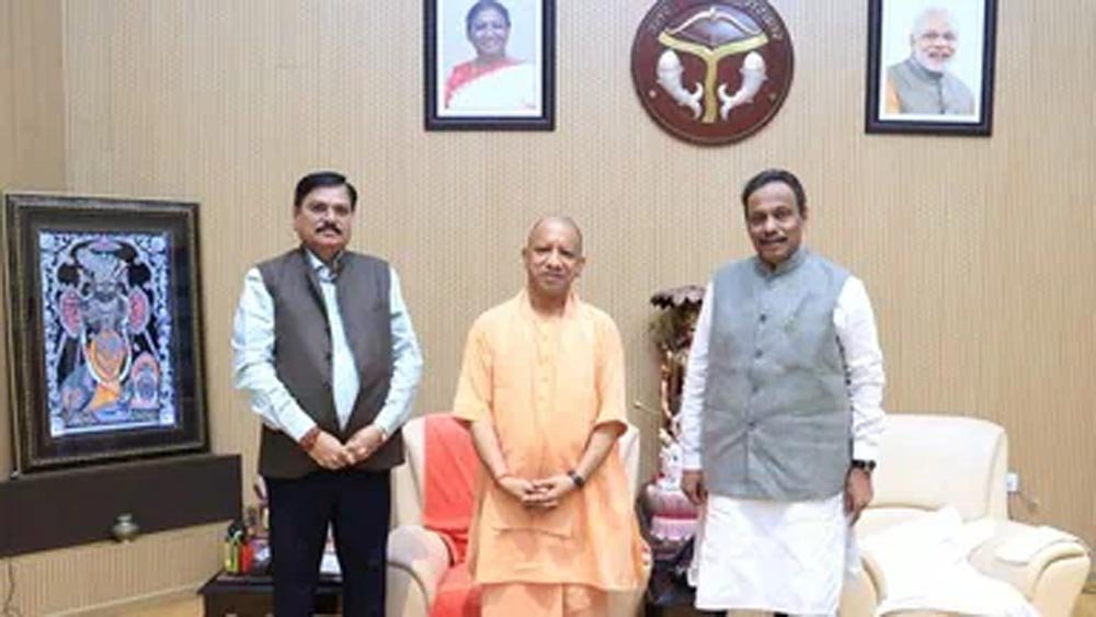 योगी के नेतृत्व में 2027 जीत का दावा, यूपी प्रभारी विनोद तावड़े ने CM से की मुलाकात