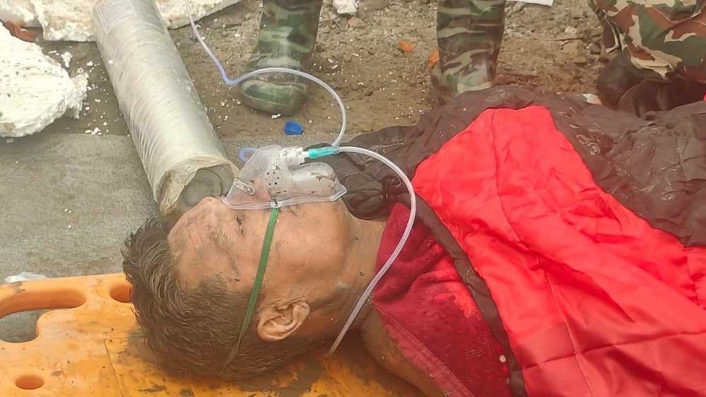 नेपाल में चमत्कार! 9 दिन बाद सुरंग से आई इंसानी आवाज, 2 लोगों का हुआ सफल रेस्क्यू
