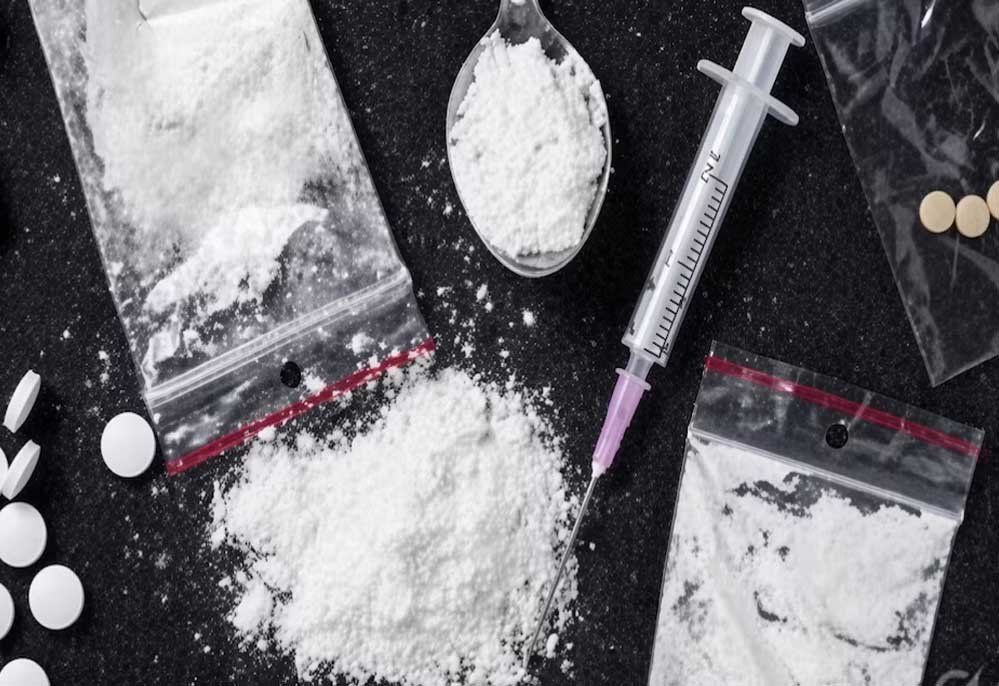 कैलिफोर्निया में बड़ी ड्रग्स बरामदगी, भारतीय नागरिक के ठिकानों से मेथामफेटामाइन, हथियार और कैश मिला