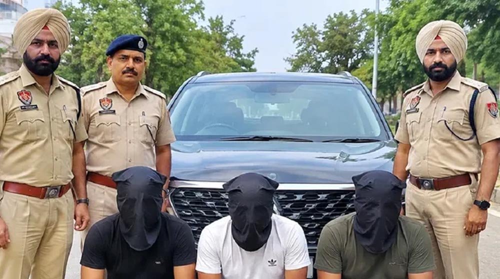 10 हजार मांगे, नहीं दिए तो पिस्टल तानी और कार लूट ले गए; तीन बदमाश गिरफ्तार