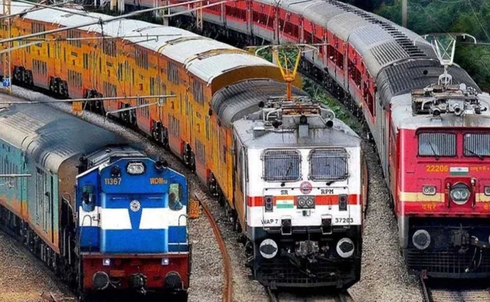 त्योहारी सीजन में घर जाना होगा आसान, रेलवे ने शुरू की 15 स्पेशल ट्रेनें; सीटों की बुकिंग शुरू