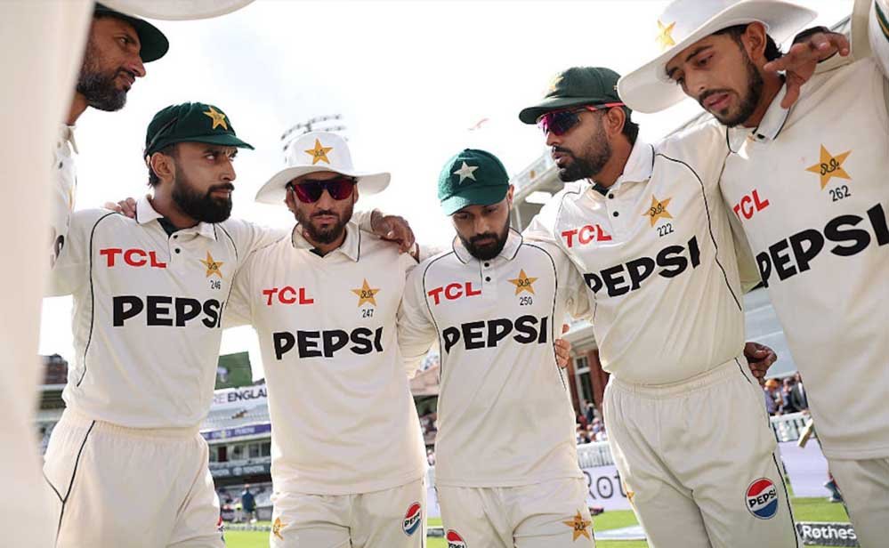 पाकिस्तानी खिलाड़ियों के फोन जब्त होने से मचा बवाल, PCB की कार्रवाई के पीछे क्या है वजह?