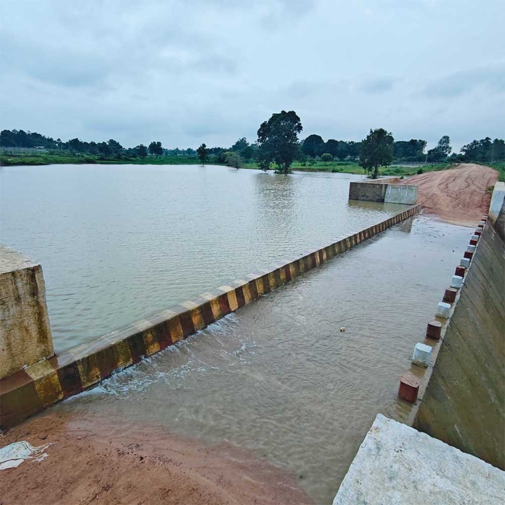 खरीफ की 30 और रबी की 15 हेक्टेयर फसल को मिल रहा सिंचाई का पानी, वर्तमान में पूरी क्षमता से भरा बांध