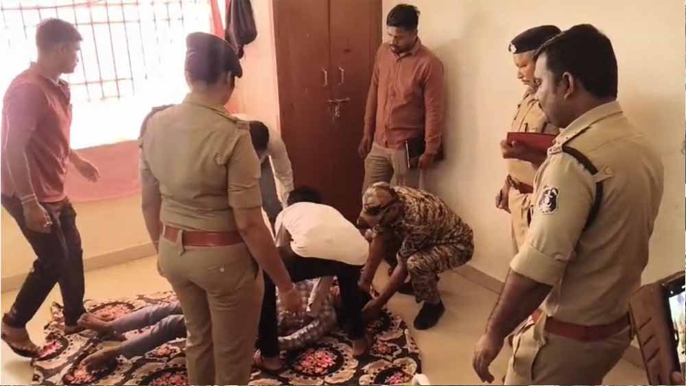 एकलव्य आवासीय विद्यालय में 10वीं के छात्र की मौत से सनसनी, फांसी लगाने की खबर
