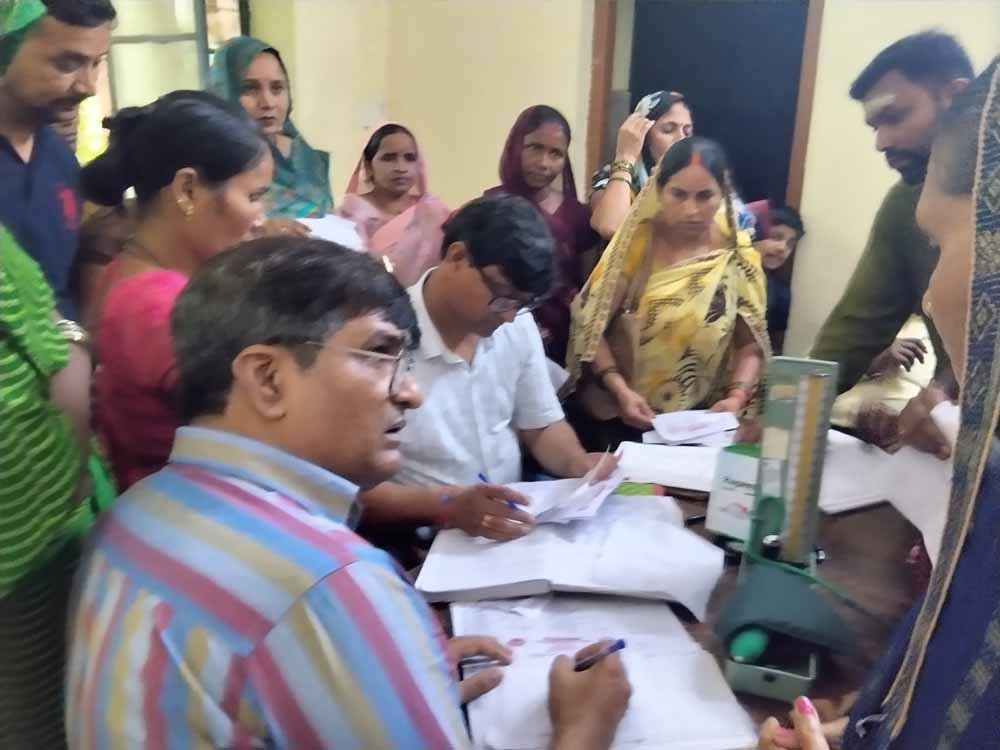 CG में वायरल फीवर का कहर! रोजाना हजारों मरीज पहुंच रहे अस्पताल, बुखार-बदन दर्द की शिकायत