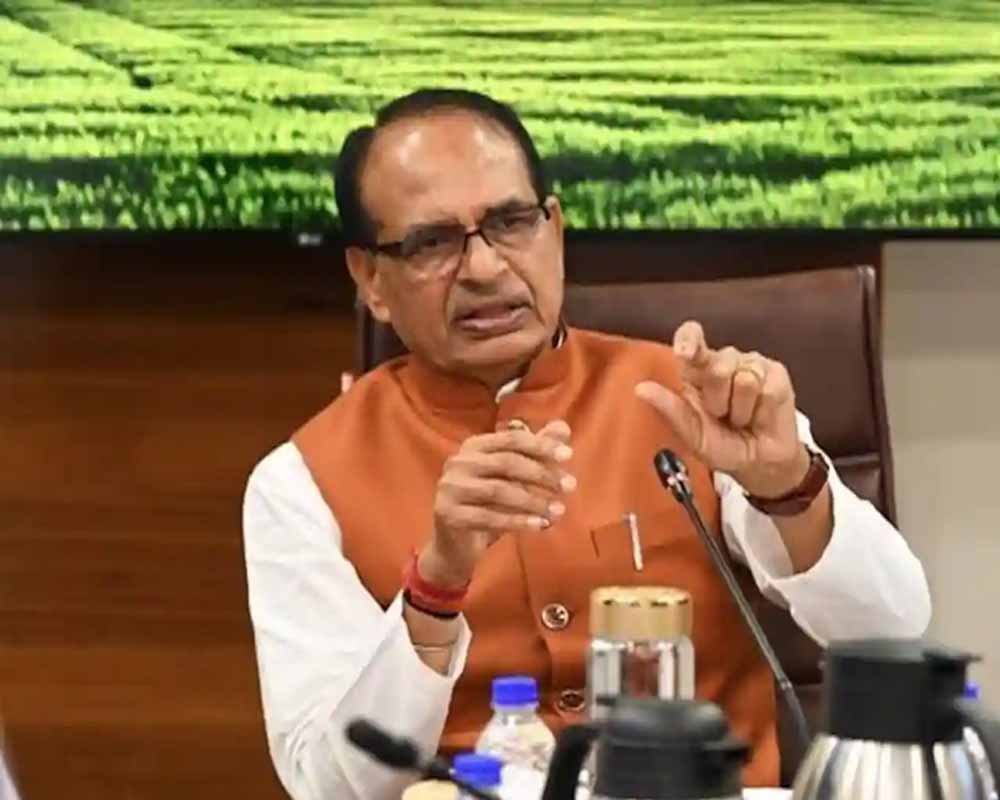 ‘वंदे मातरम’ पर बिफरे केंद्रीय मंत्री शिवराज, कांग्रेस पर लगाया संविधान के अपमान का आरोप