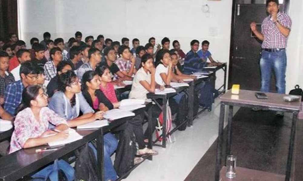 छात्रों के लिए बड़ी पहल, CG के स्कूलों में NEET-JEE कोचिंग; शिक्षक भी हुए प्रशिक्षित