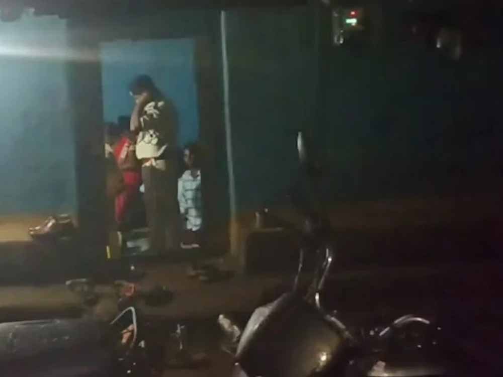 धर्मांतरण के आरोपों पर बढ़ा तनाव, गांव में तीन दिन से भारी पुलिस बल तैनात