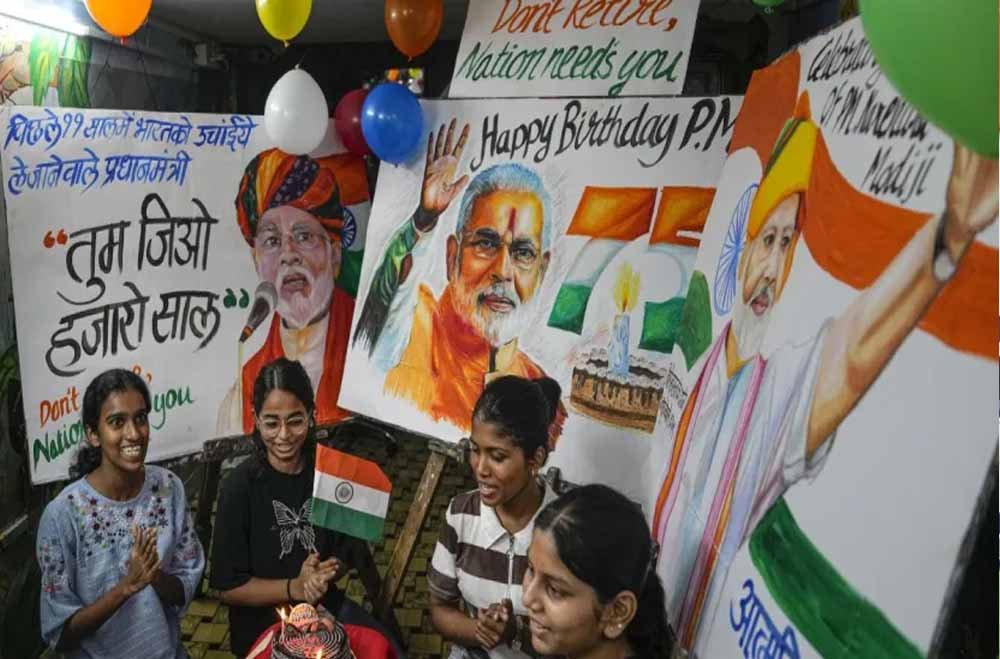 मोदी के सार्वजनिक जीवन के 25 वर्ष पूरे होने पर BJP का बड़ा कार्यक्रम, एक लाख दीपों से जगमगाएगा शहर