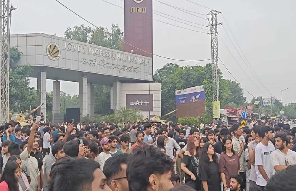 LPU के आसपास इंटरनेट बंद, सुरक्षा बढ़ी; भारी पुलिस फोर्स तैनात