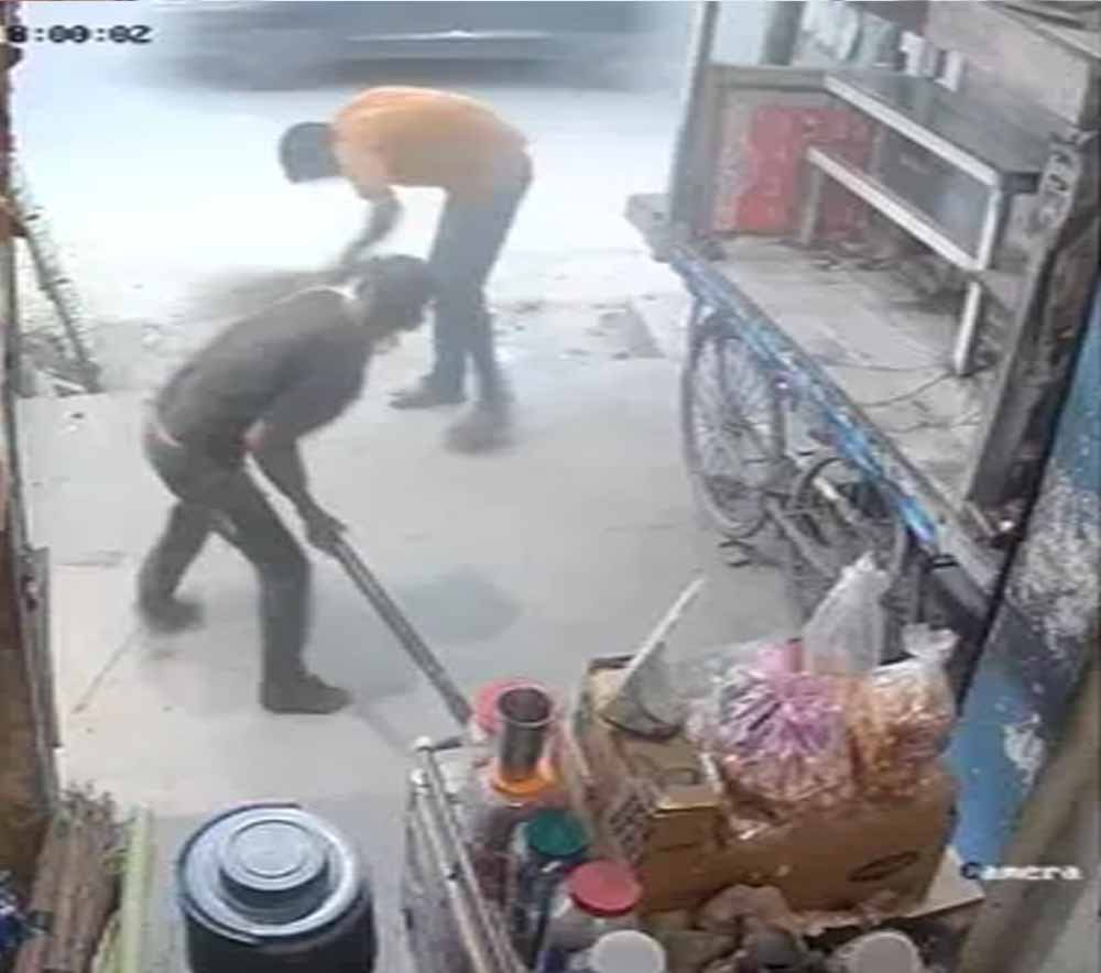 हरियाणा में खौफनाक हत्या, दुकान में झाड़ू लगा रहे युवक पर सिरफिरे ने किया रॉड से हमला
