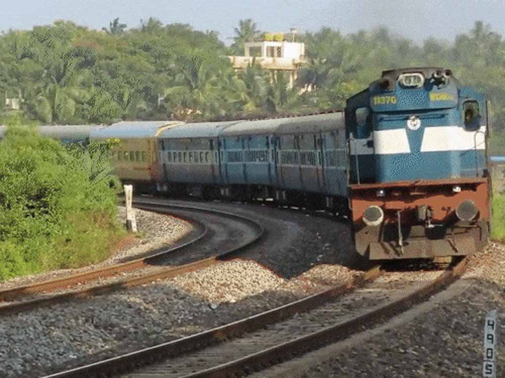 चंडीगढ़ रेलवे स्टेशन पर 36 दिन ट्रेनों की आवाजाही प्रभावित, 12 ट्रेनें रद्द; यात्रियों की बढ़ेगी मुश्किल