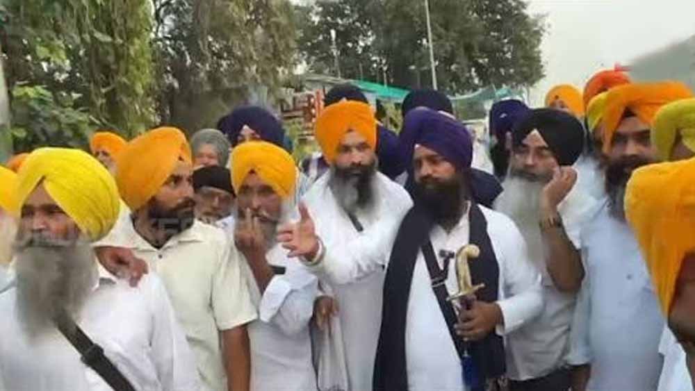 जालंधर में बाबा सोढल के दरबार में उमड़ी भीड़, राज्यपाल भी हुए नतमस्तक