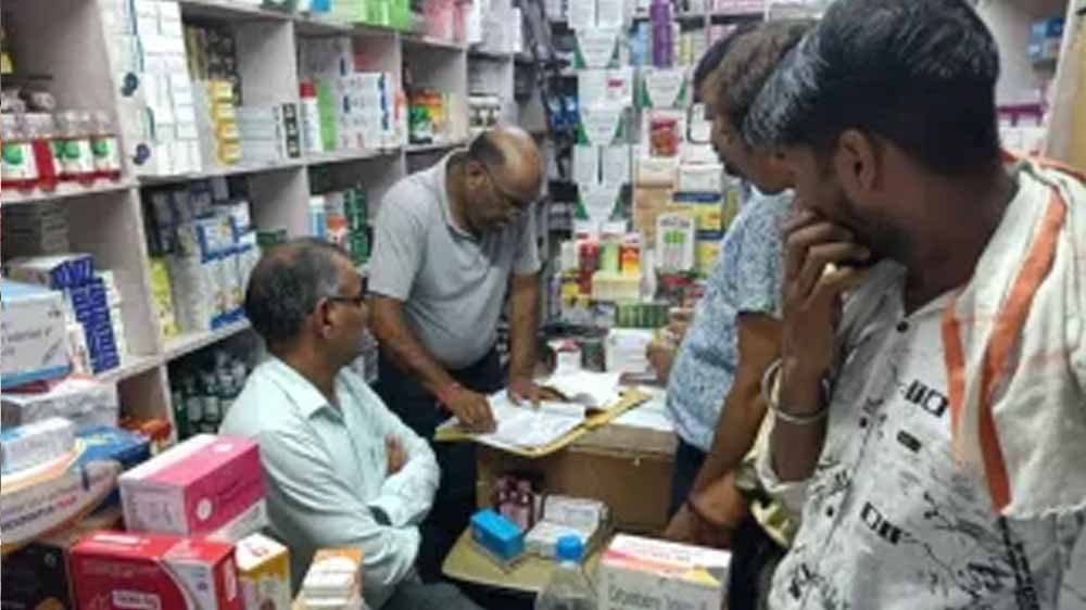 चंडीगढ़ की केमिस्ट दुकानों पर रेड, नशीले कैप्सूल और सिरप मिलने से हड़कंप