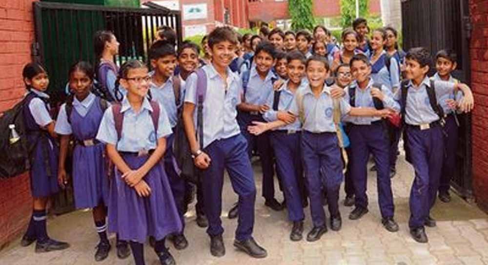 चंडीगढ़ के 111 सरकारी स्कूलों में डिजिटल अटेंडेंस, छात्र गैरहाजिर तो अभिभावकों को तुरंत मिलेगा मैसेज