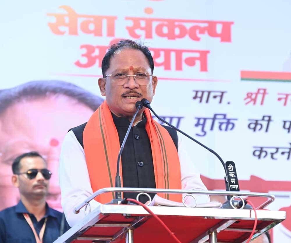 मुख्यमंत्री  विष्णुदेव साय ने सरदार वल्लभभाई पटेल की प्रतिमा पर माल्यार्पण कर नशामुक्त समाज के निर्माण का दिया संदेश