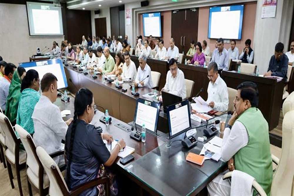 प्रधानमंत्री  मोदी के सार्वजनिक जीवन की सबसे बड़ी विशेषता है सेवा का संस्कार