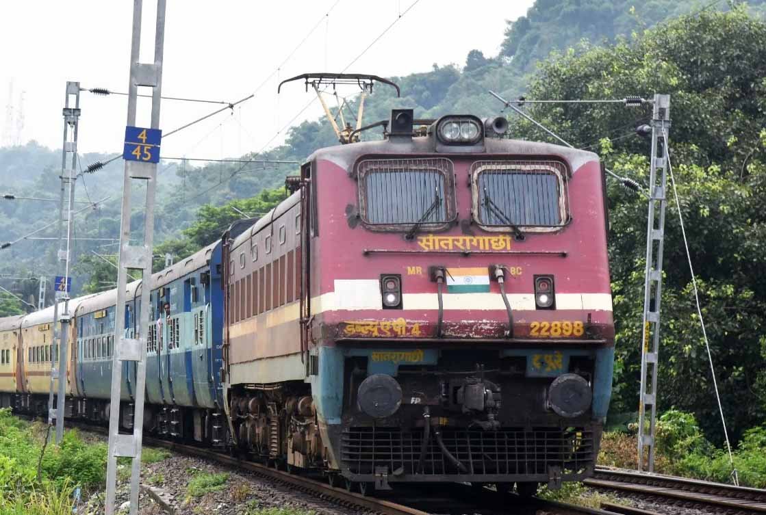 दिवाली और छठ के लिए स्पेशल ट्रेनों का ऐलान, घर जाने वालों के लिए खुशखबरी; देखें रूट और शेड्यूल